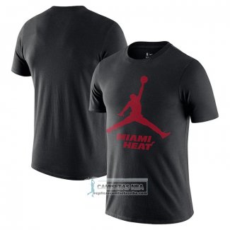 Camiseta Manga Corta Miami Heat Essential Jumpman Negro