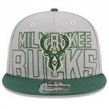 Gorra Milwaukee Bucks 2023 NBA Draft 9FIFTY Snapback Gris Verde