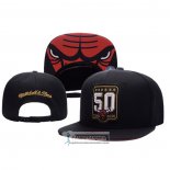 Gorra Chicago Bulls Adjustable Mitchell & Ness 1966-2016 Negro